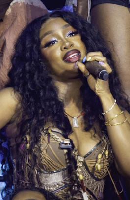 SZA / Author : Raph_PH 06-2024 / CC BY-SA (https://creativecommons.org/licenses/by/2.0/deed.en)