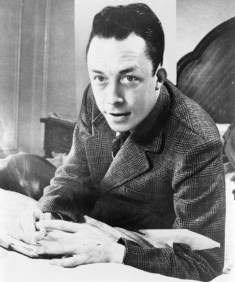 Albert Camus / Author : United Press International public domain 1957 / CC BY-SA (https://creativecommons.org/licenses/by-sa/3.0)