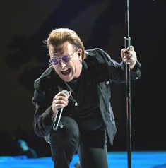 Bono / Author: U2start 12-2019 / CC BY-SA (https://creativecommons.org/licenses/by/2.0/deed.en)