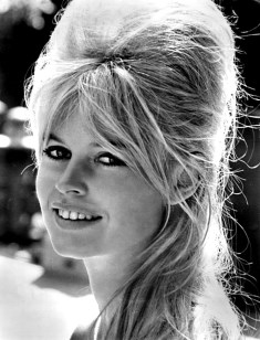 Brigitte Bardot / Author : MGM / CC BY-SA (https://creativecommons.org/licenses/by-sa/3.0)