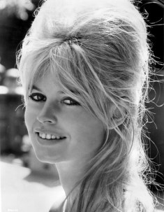 Brigitte Bardot / Author : MGM 1962 A Very Private Affair / CC BY-SA (https://creativecommons.org/licenses/by-sa/3.0)