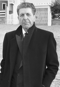 Leonard Cohen / Author : Roland Godefroy 01-1988 / CC BY-SA (https://creativecommons.org/licenses/by/3.0/deed.en)