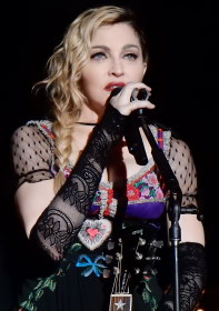 Madonna / Author : Chrisweger Madonna Rebel Heart Tour 2015 / CC BY-SA (https://creativecommons.org/licenses/by-sa/3.0)