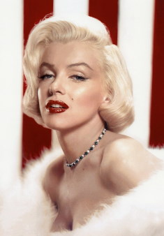 Marilyn Monroe / Author : Studio publicity still 1953 / CC BY-SA (https://creativecommons.org/licenses/by-sa/3.0)