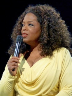 Oprah Winfrey / Author : flickr.com 10-2014 / CC BY-SA (https://creativecommons.org/licenses/by-sa/3.0)